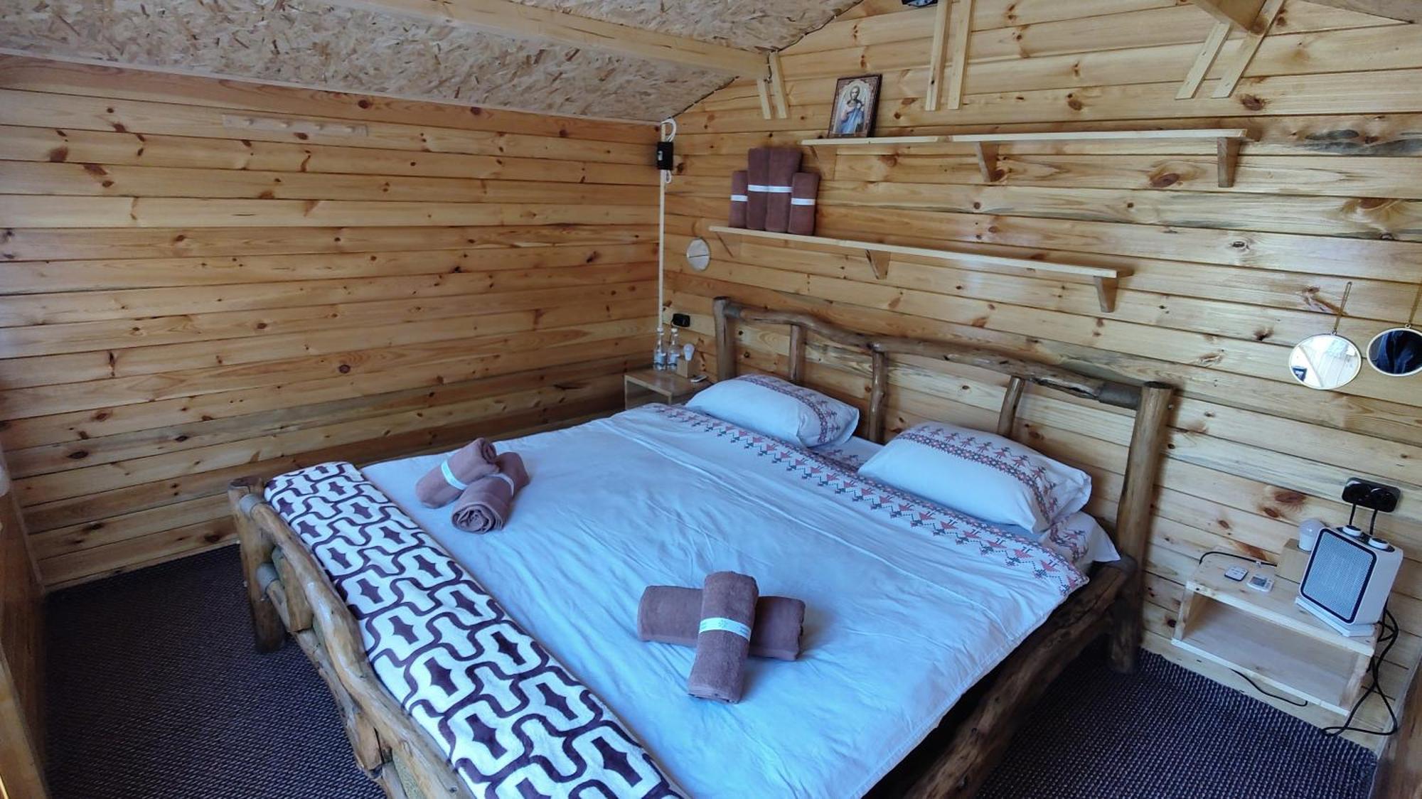 Edelweiss Guesthouse, Glamping And Camping Suhaia Exterior photo