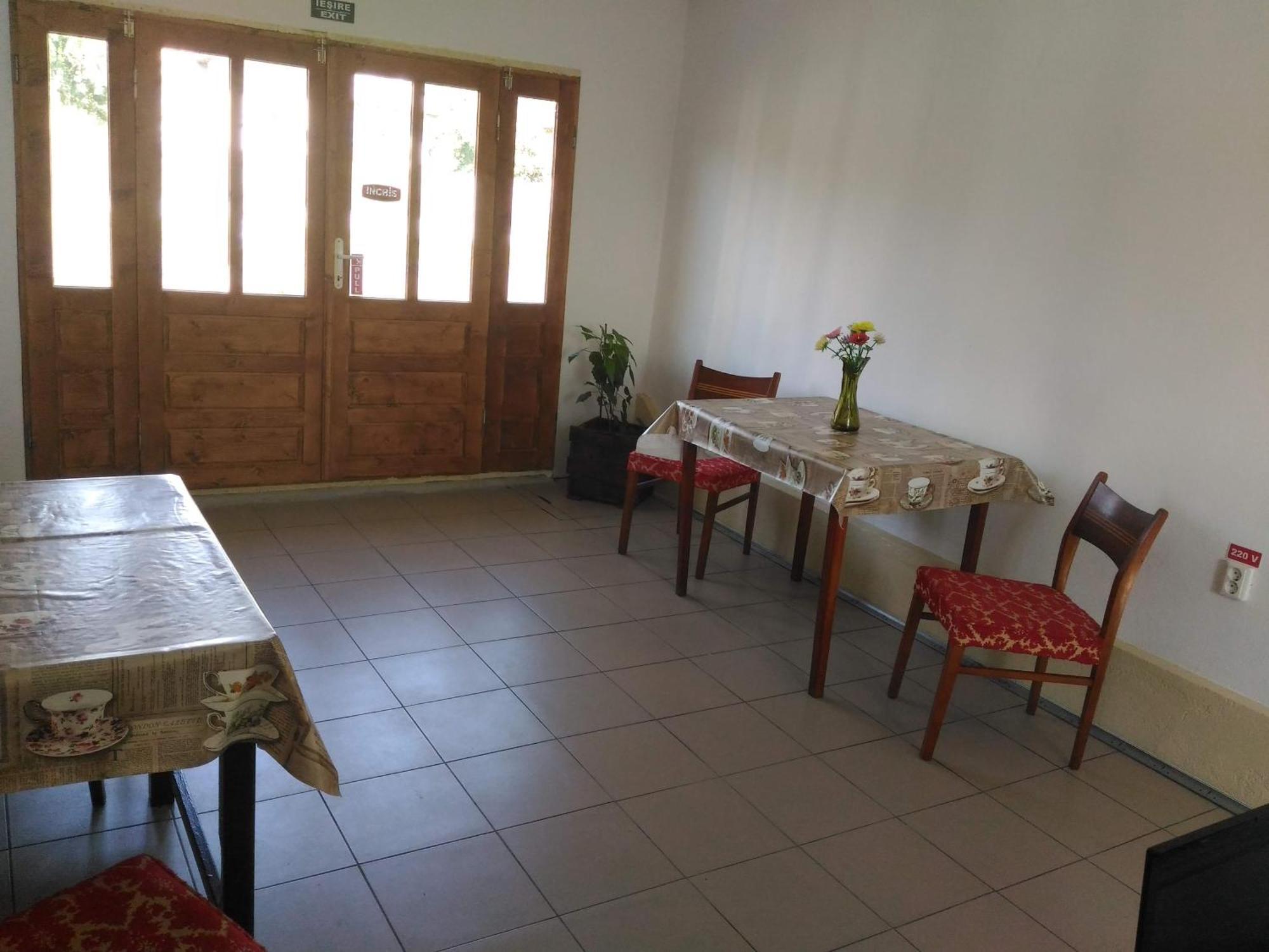 Edelweiss Guesthouse, Glamping And Camping Suhaia Exterior photo