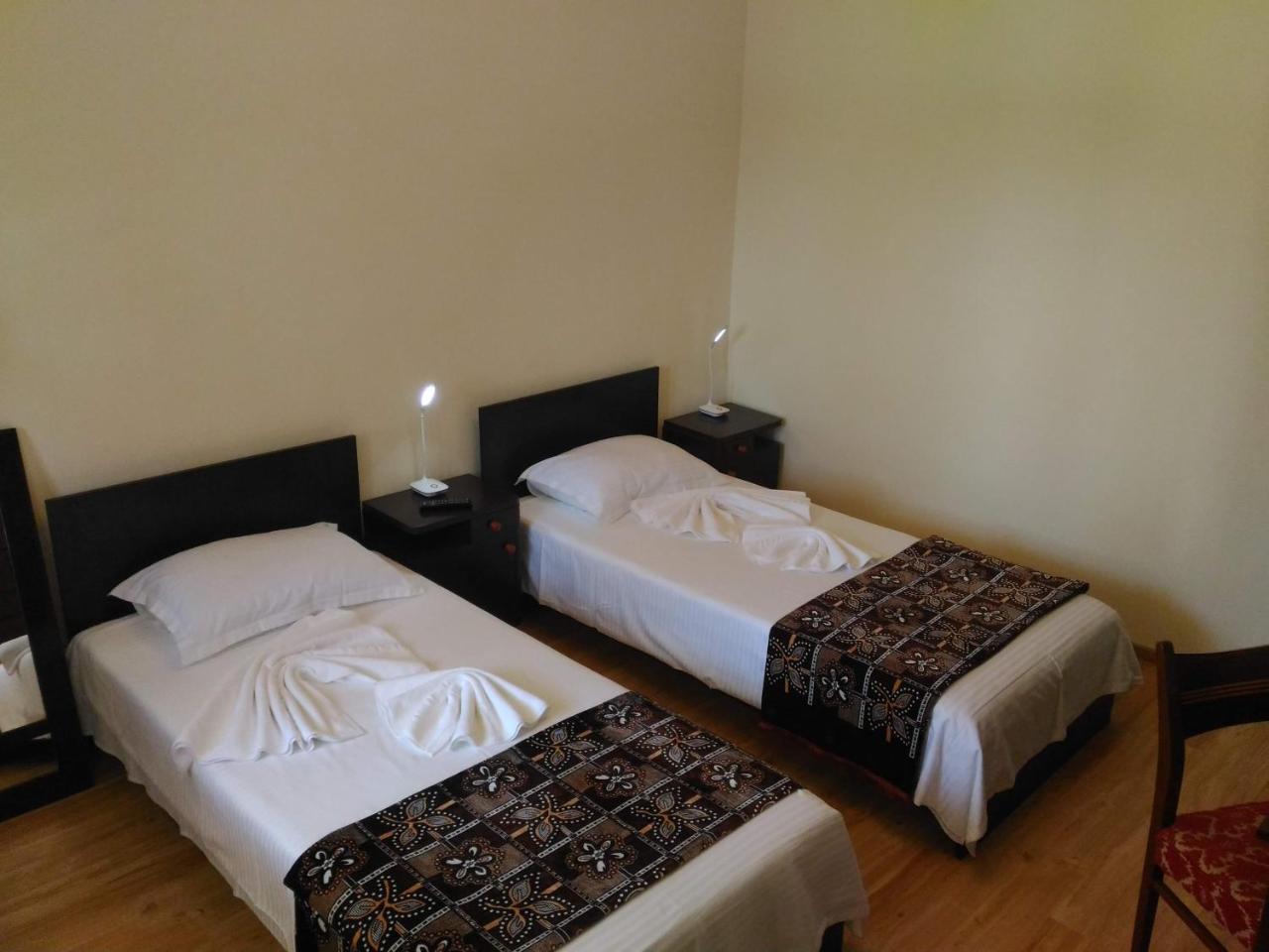 Edelweiss Guesthouse, Glamping And Camping Suhaia Exterior photo